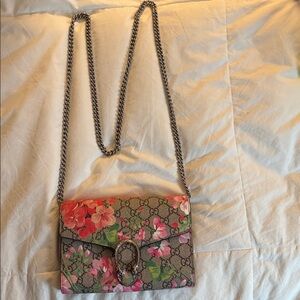 Gucci Beige GG Supreme Crossbody with Pink Floral Print